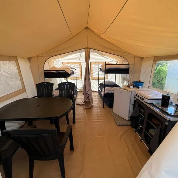 Ardennen Comfort tent Val de Wanne，位于特鲁瓦蓬的酒店