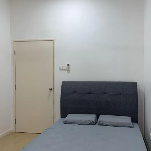 A Room in Kundang Estates，位于万挠的酒店