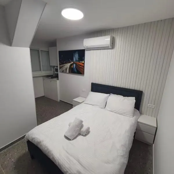 דירת נופש מושלמת 5 דקות מחוף הים Ryo 31，位于巴特亚姆的酒店