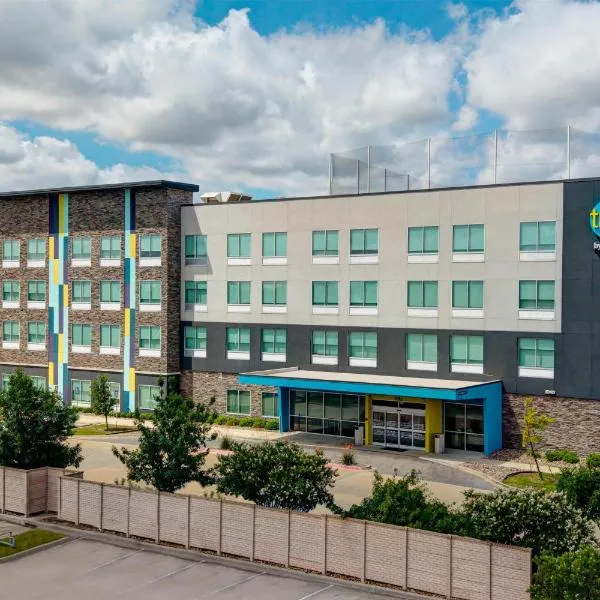 Tru By Hilton The Colony，位于本殖民地的酒店