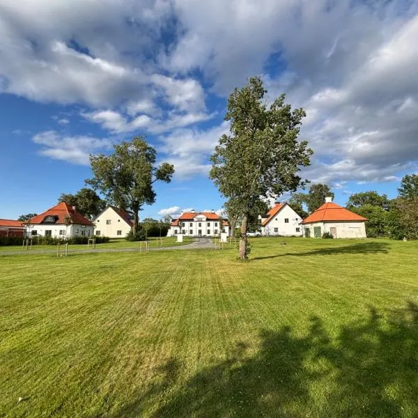 Östra Flygeln Grinda Säteri，位于Malmköping的酒店