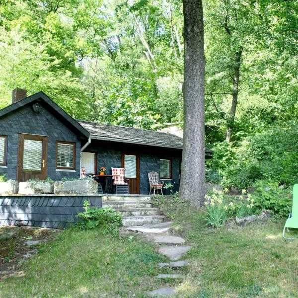 Waldsaumhütte mit Ausblick，位于皮尔纳的酒店