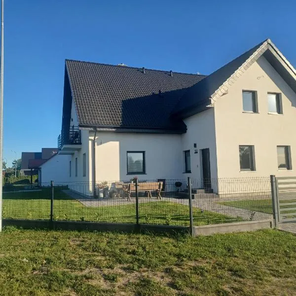 Pokoje Gościnne Fuksja，位于Nowęcin的酒店
