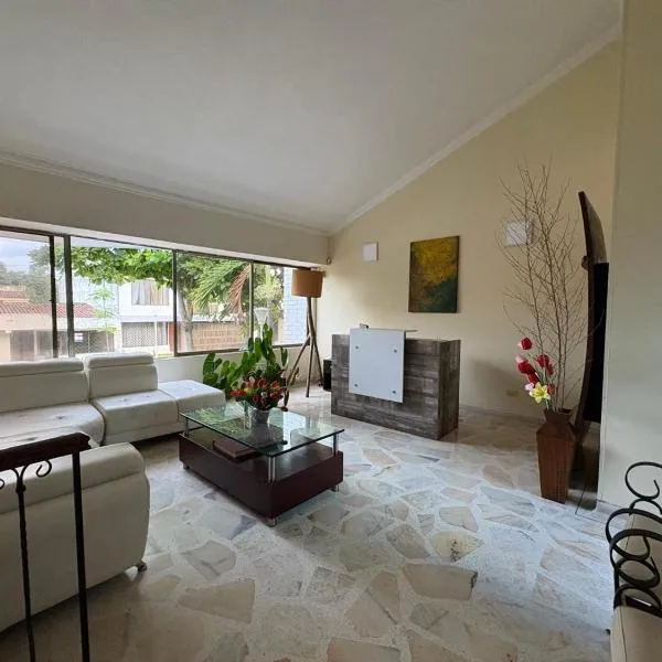 Casa Jardin del Lago，位于卡利的酒店