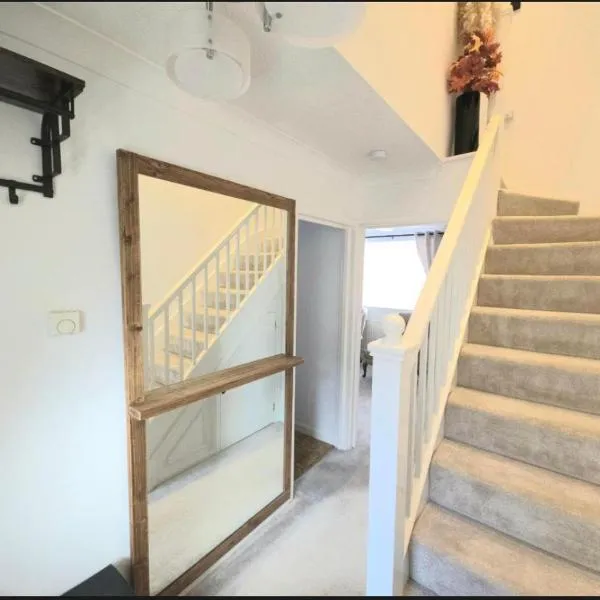 The Serenity Nook - 2 bed flat in the heart of Shefford with parking，位于谢福德的酒店