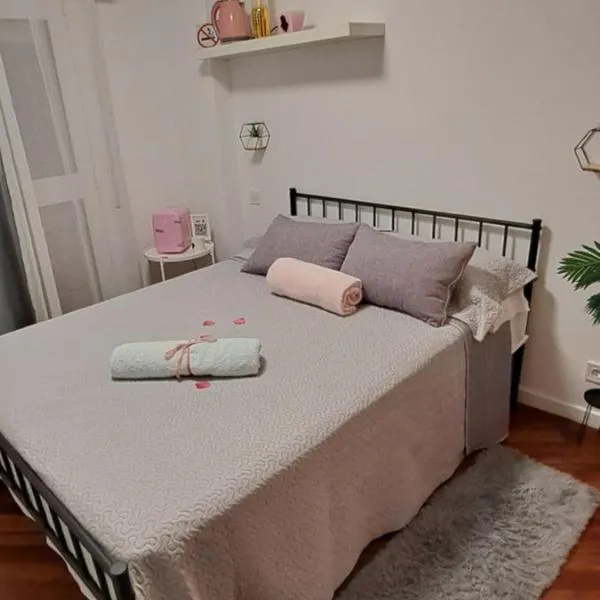 Habitacion con salida directa a terraza chill out，位于毕尔巴鄂的酒店