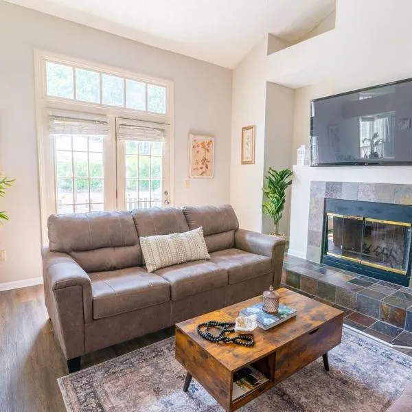 3 Beds, Kids Friendly Ranch,Jaccuzzi Tub,Walk to Food Lion,Restaurant, Keurig , sleep noise machine,,Crib,5G，位于卡瑞的酒店