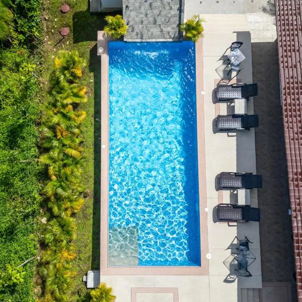 Royal River Suites & Spa Aparthotel，位于明多的酒店
