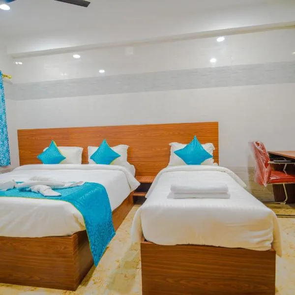 Hotel Mirka Plaza，位于布巴内什瓦尔的酒店