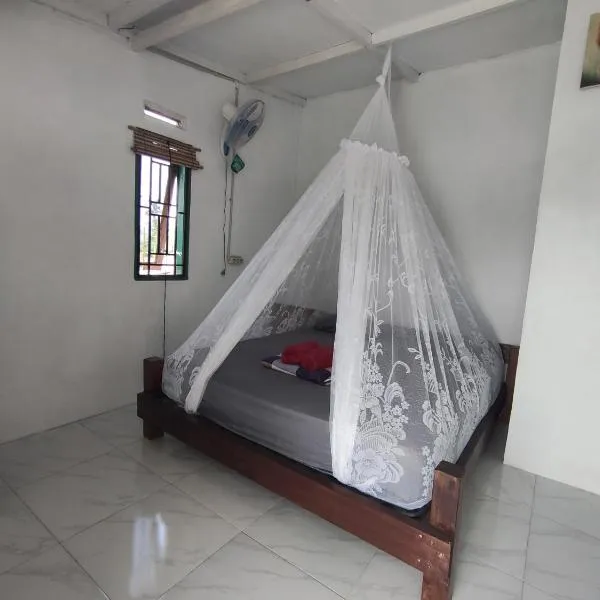 SEE BUKIT LAWANG Homestay & Tours，位于武吉拉旺的酒店