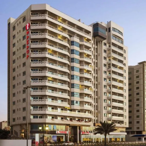 Ramada by Wyndham Beach Hotel Ajman，位于阿吉曼的酒店