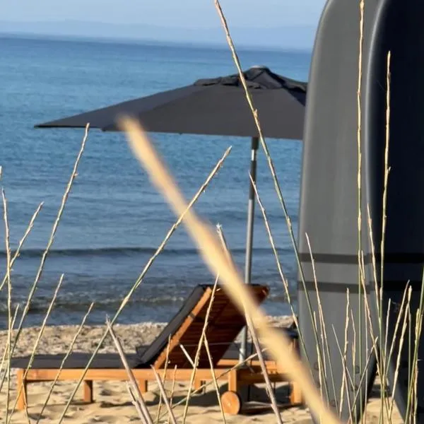 hellofrom Beach House，位于Loutrá Elevtherón的酒店