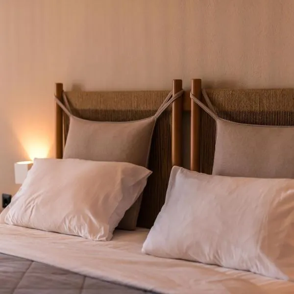 Paradise Hotel，位于考弗尼西亚的酒店