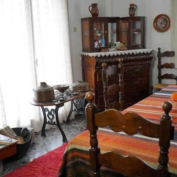 Traditional house infinite view，位于Taxiárkhai的酒店