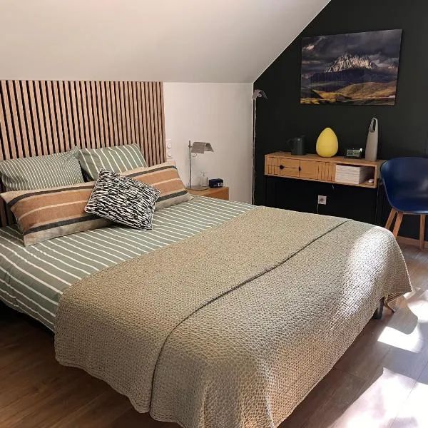 Chambre du mont saint Michel，位于Bacilly的酒店