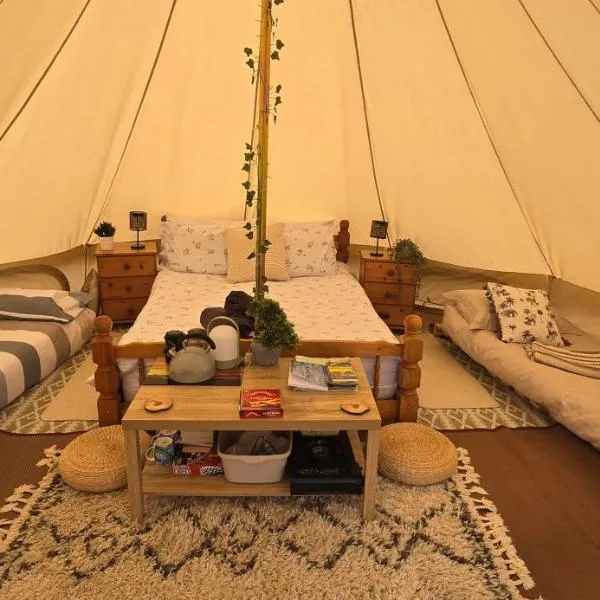 Sŵn Y Môr bell tent，位于Cardigan Island的酒店