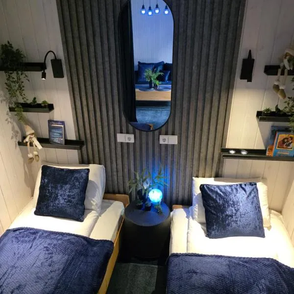 Economy rooms for 2-4 people，位于阿尼克什奇艾的酒店