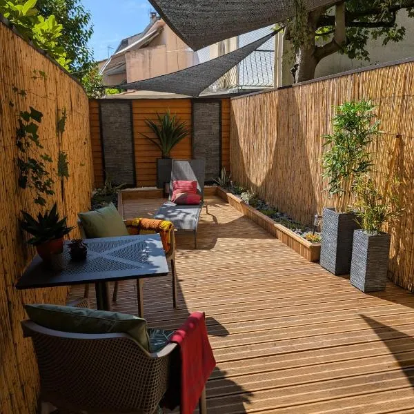 Studio avec terrasse privative，位于阿尔比的酒店