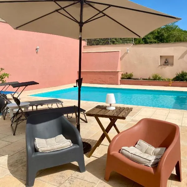 Combe Rouge，位于Belvèze的酒店