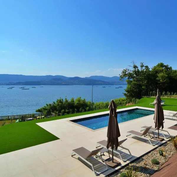 GALIHOST - RD Hotel Apartamento，位于拉科萨的酒店