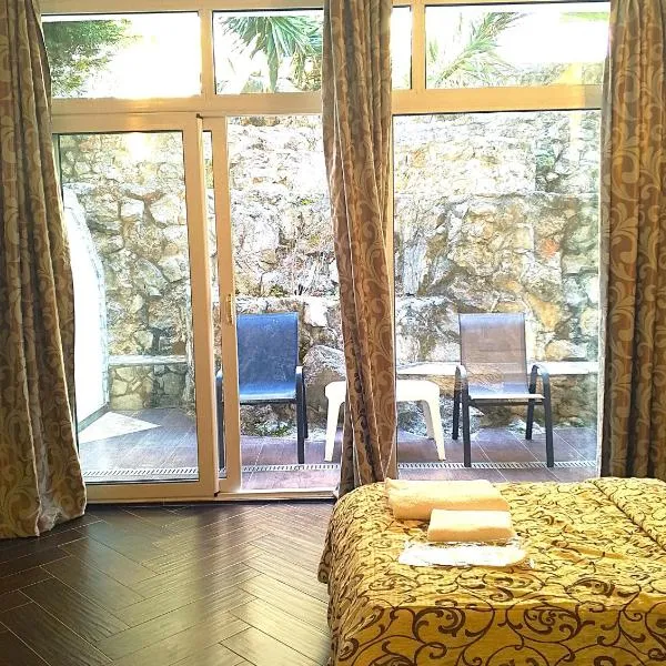 AZURA BAY HOTEL & Lounge，位于多布拉沃达的酒店