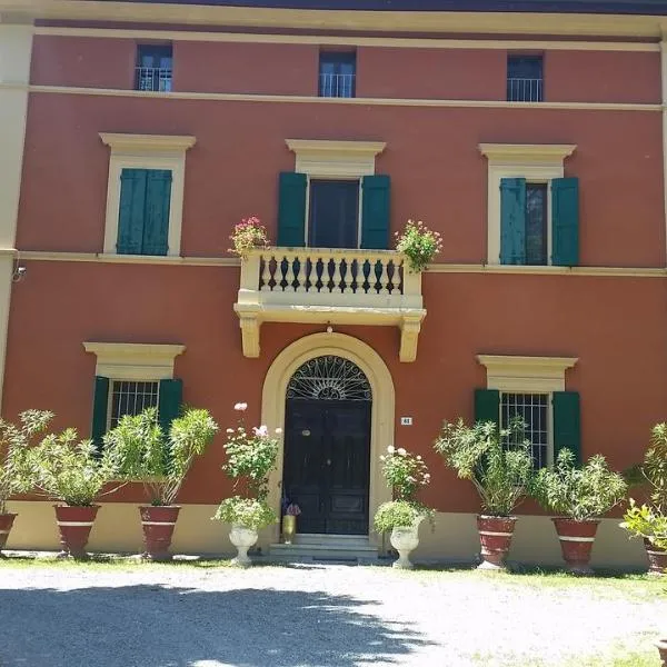 斯托里卡卡尔德里诺别墅住宿加早餐旅馆，位于Monte San Pietro的酒店