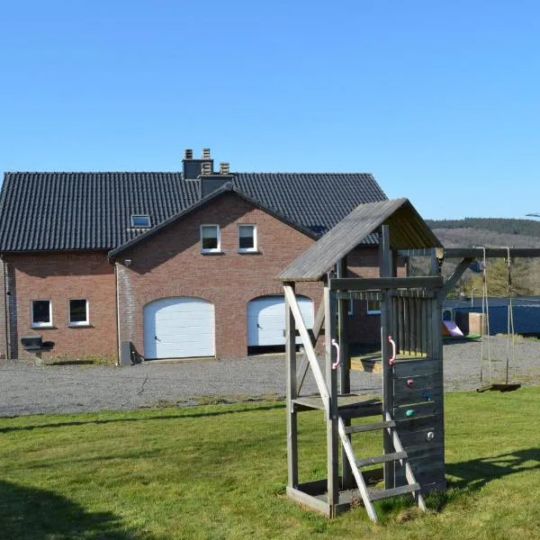 Grand gîte calme à proximité du circuit de Spa-Francorchamps - Gîte la Bruyère，位于斯塔沃洛的酒店