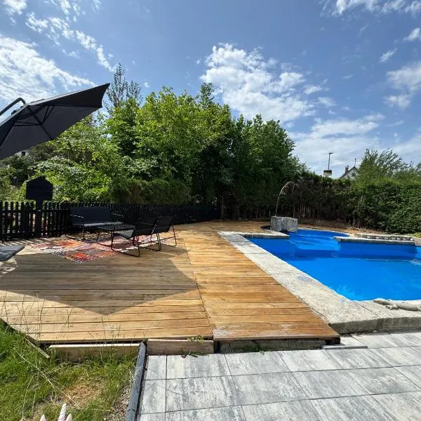 House with privat pool & dream garden，位于欧德扎奥森的酒店