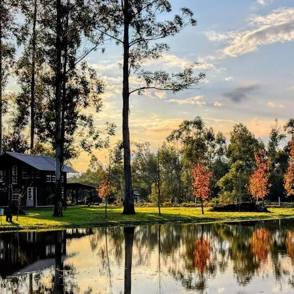 Chalé Celeiro em frente ao lago，位于Rolante的酒店