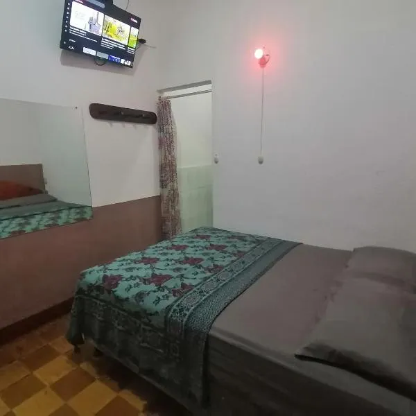 Hotel Modelo，位于Estación La Ermita的酒店