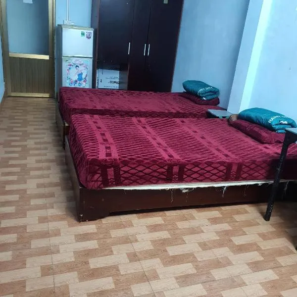 Nha Xanh Ha Long Homestay，位于下龙湾的酒店