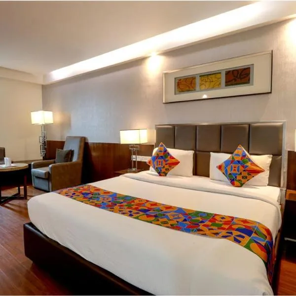 Travel Trip- Hotel Svm Grand- Beside Aig Hospital- Banjara Hills- 10 Percent Off On Restaurant Food Order- 20 Percentage Off On Spa，位于海得拉巴的酒店