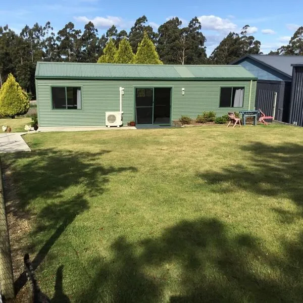 Cabin in the Tasmanian Bush - Tranquility!，位于Pipers River的酒店