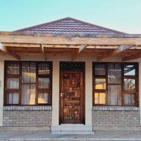 Duineveld Self Catering Cottage，位于Kalkrand的酒店