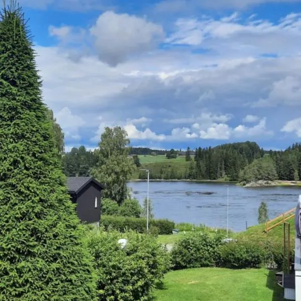 Leilighet i egen bolig nær togstasjonen, 30 min til Oslo og Gardermoen flyplass，位于Sørumsand的酒店