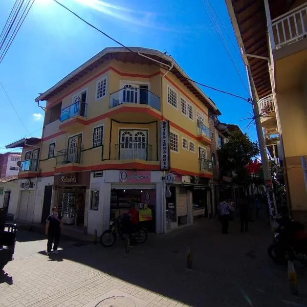 Hotel ZONA ROSA MARINILLA，位于马里尼亚的酒店