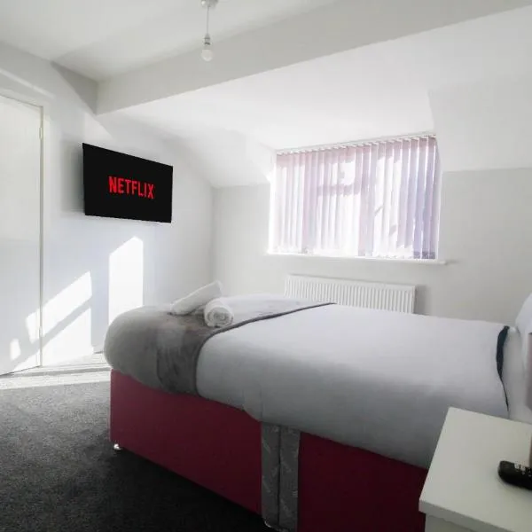 Private En-Suite With Free Wi-Fi & Parking in Wolverhampton，位于Coseley的酒店