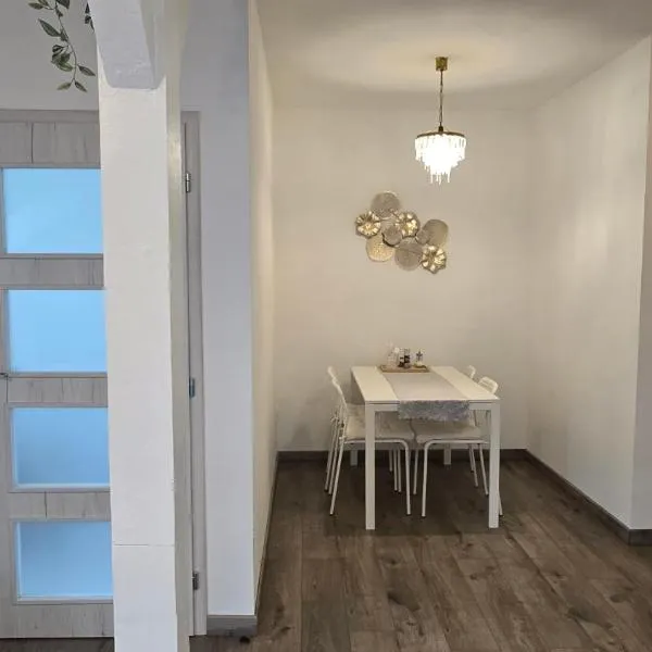 Apartmán - Café Princ pod Hradem WiFi, KLIMA，位于施滕贝克的酒店