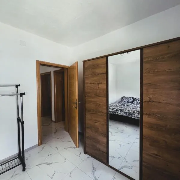 Guest House 369，位于亚伊采的酒店