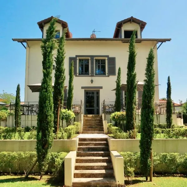 Hôtel Villa la Renaissance，位于巴约讷的酒店