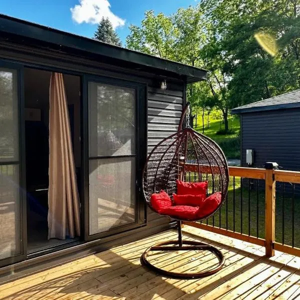 2-bedroom Lake Front Cottage in Harwood ON #6，位于Harwood的酒店