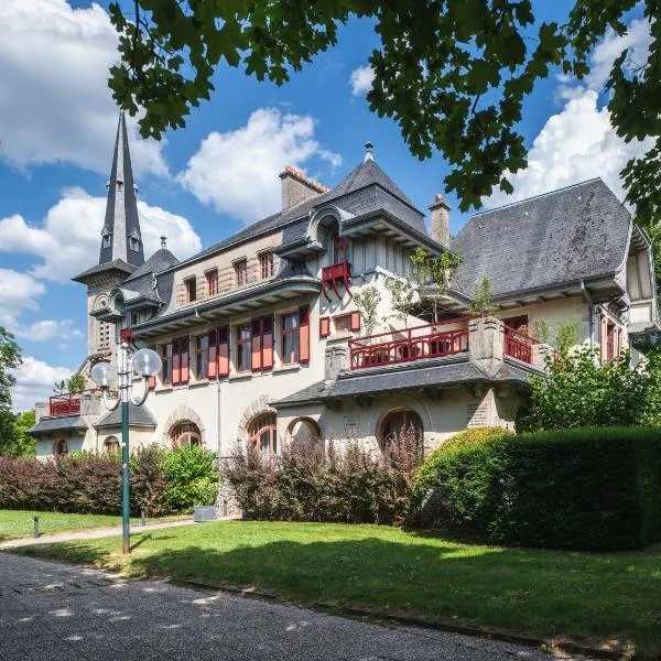 Les Villas du Parc - Chambres d'hôtes AMBROISE & GERMAINE - Meublé 5 étoiles VILLA MARIE 2 à 5 chambres，位于维泰勒的酒店