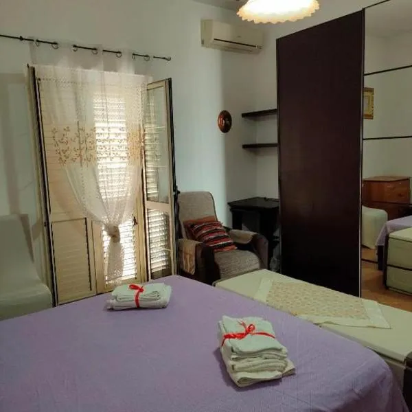 International Apartment，位于卡坦扎罗丽都的酒店