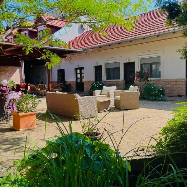Guest House Romantika Panzio，位于久洛的酒店