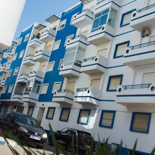 Charming apartment in marvelous Martil with swimming pool，位于迈尔提勒的酒店
