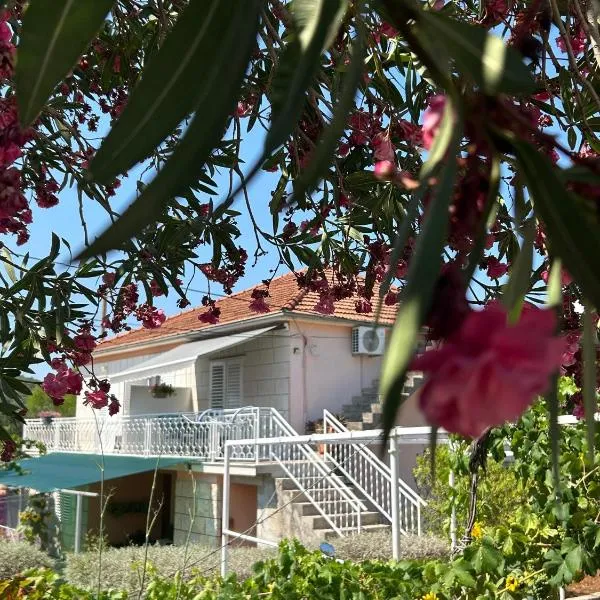 Korčula Guest House，位于科尔丘拉的酒店