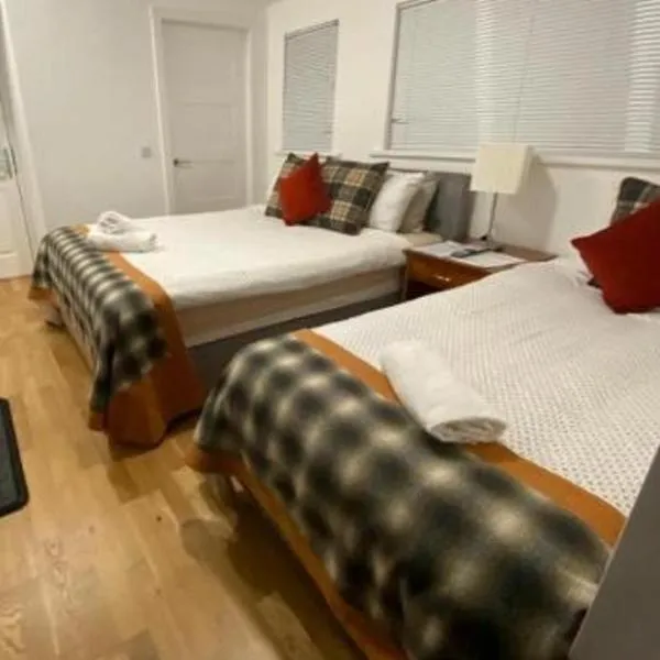 Rowardennan Rooms in the lodge Lodge no 2，位于罗厄德南的酒店