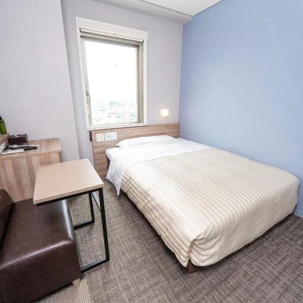Super Hotel Shiga Nagahama Tennen Onsen，位于长滨市的酒店