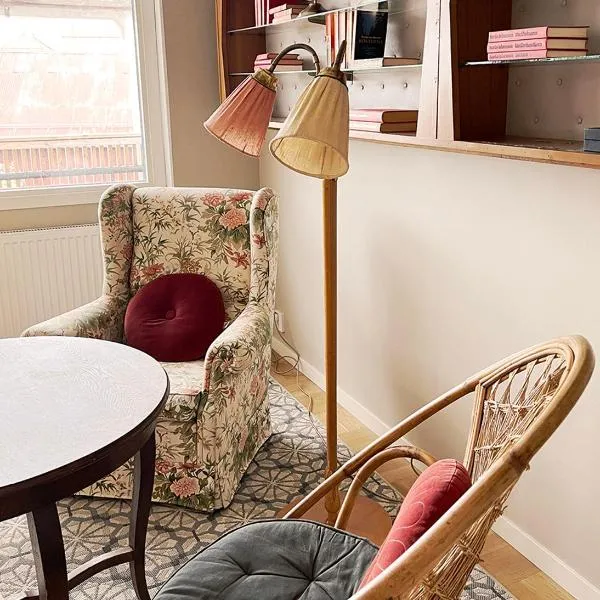 Hotell Norra Tullen tidigare Adas Hotell，位于东哈尔马的酒店