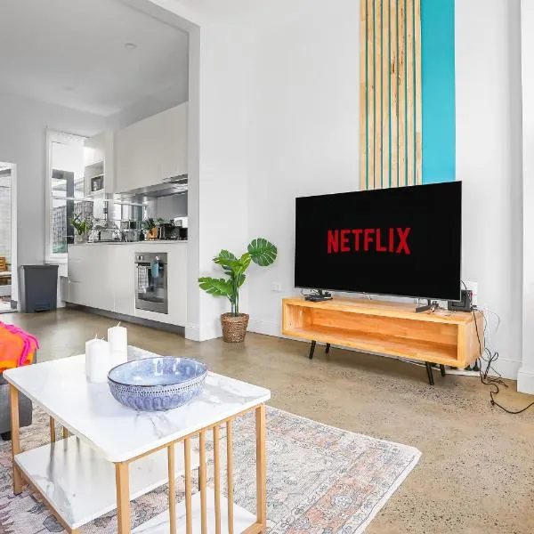 2-Bedroom House Hoolloomooloo Good for 6 Guests，位于悉尼的酒店